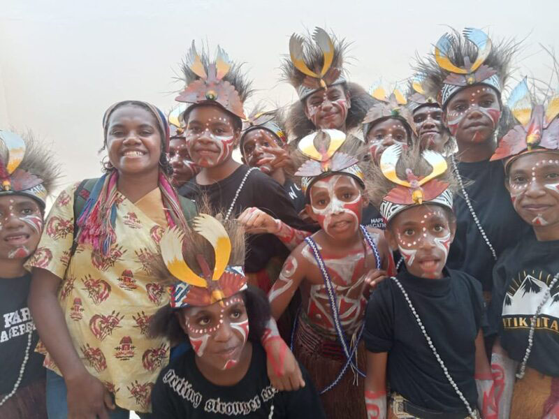 Aktifis Perempuan Desi Sentuf Bangun Komunitas Atap Papua