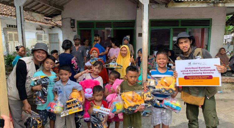 Cerita Inspiratif Sukarelawan Sosial di Indonesia, Kisah Relawan Sosial