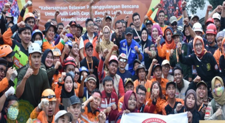 Kegiatan Positif Adipati Relawan Bantu Korban Bencana Alam