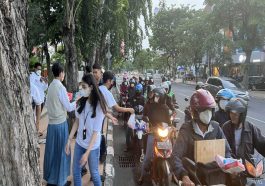 Aksi Kemanusiaan Relawan Adipati: Kegiatan Rutin Bagi Takjil di Bulan Puasa