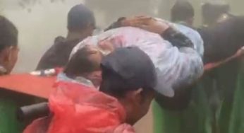 Relawan Pendaki Gunung saat Evakuasi Korban Berbobot 100 Kg di Gunung Lawu