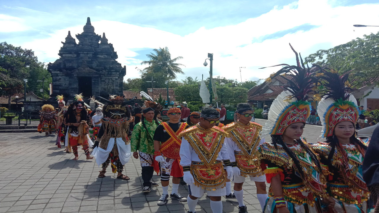 Komunitas Sosial Budaya: Pengertian dan Kegiatan Relawan Dalam Pelestarian Budaya