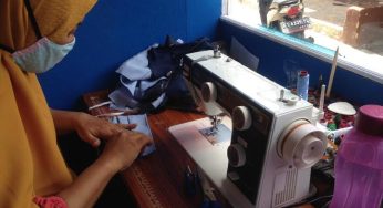 Komunitas Penjahit Membuat Seragam Gratis untuk Anak Yatim
