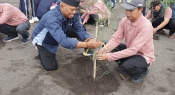 Aksi Tanam Pohon Bersama Warga dan Relawan